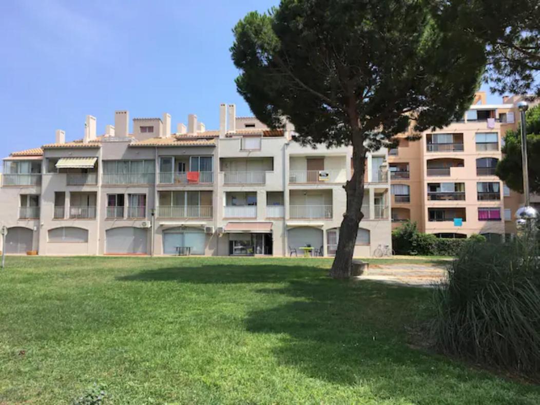 Appartement T2 Au Port De Canet-En-Roussillon - Proche De La Plage Et De L'Aquarium Oniria Ngoại thất bức ảnh